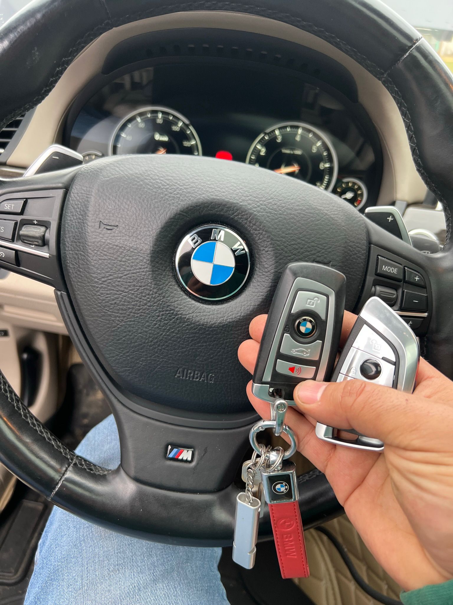 Replacement car keys made on site by LAN locksmith service (19)